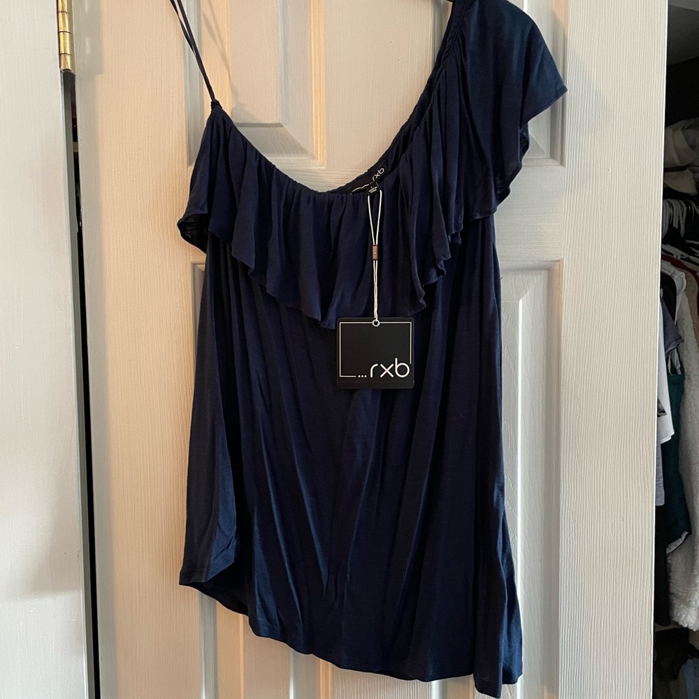 One shoulder top